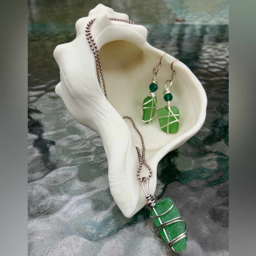 Authentic Jersey Shore 💚 Seaglass Earrings & Necklace